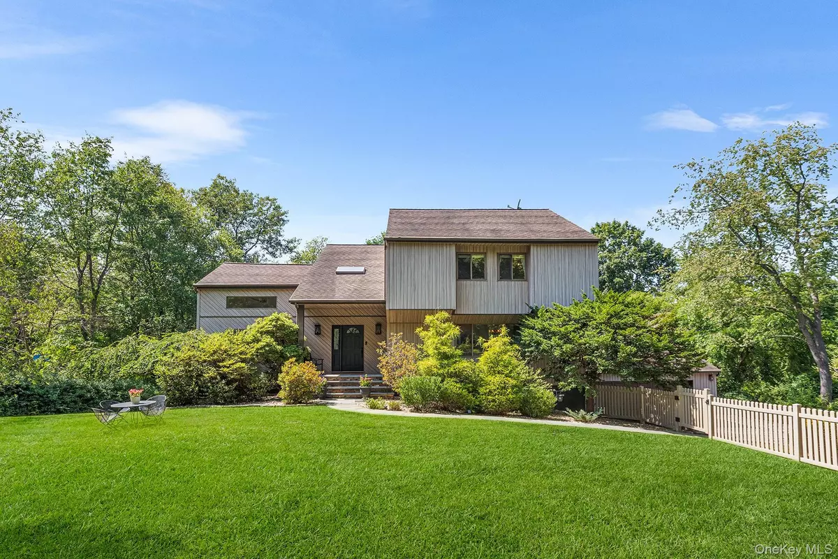 Cortlandt Manor, NY 10567,119 Watch Hill RD