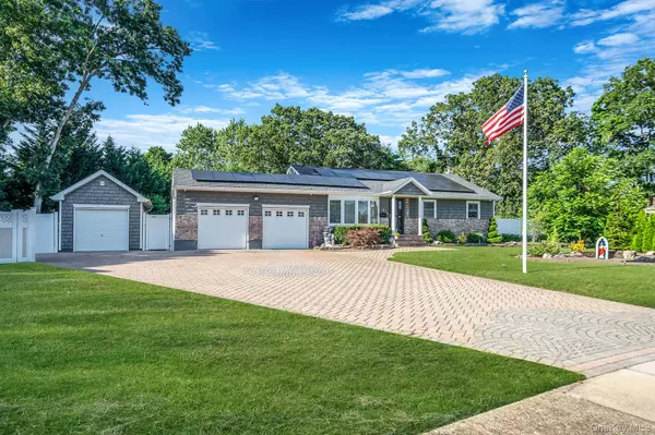 7 Rosella CT, West Babylon, NY 11704