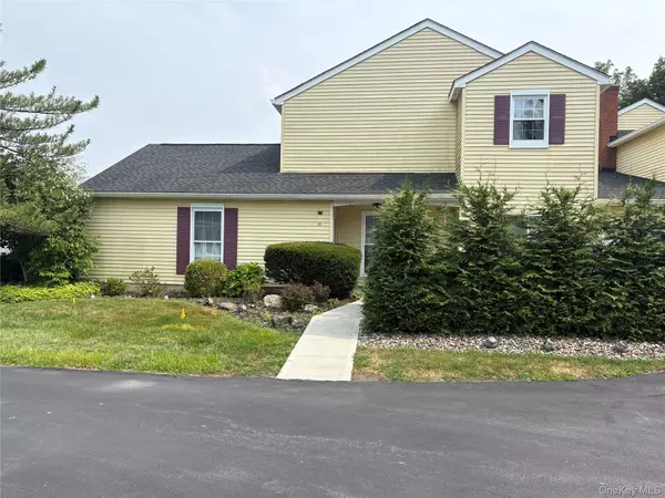 35 Weathervane WAY, Warwick, NY 10990