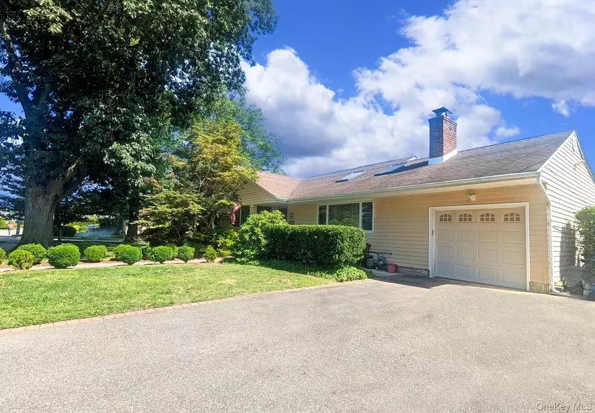 48 Bayberry AVE, Garden City, NY 11530