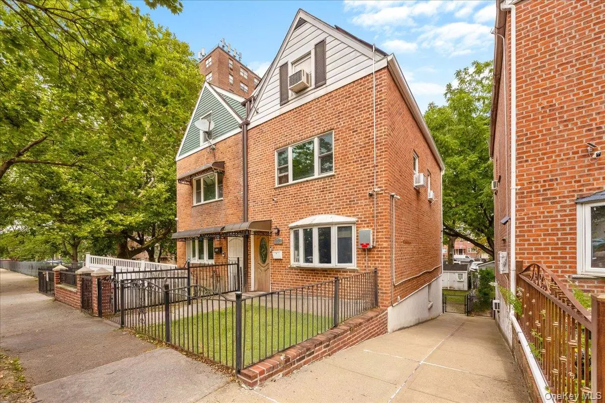 Bronx, NY 10461,1926 Hutchinson River Pkwy #E