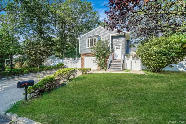 Coram, NY 11727,64 Chestnut ST