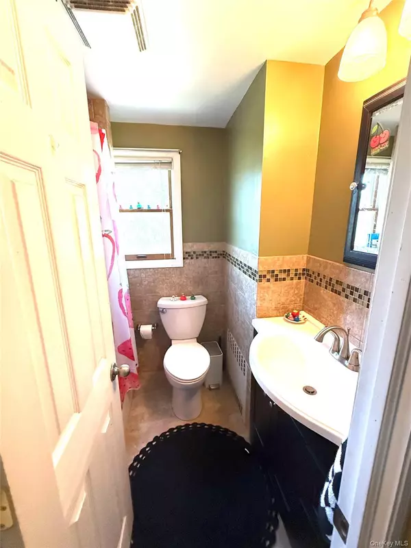 Yonkers, NY 10703,195 Clunie AVE #2