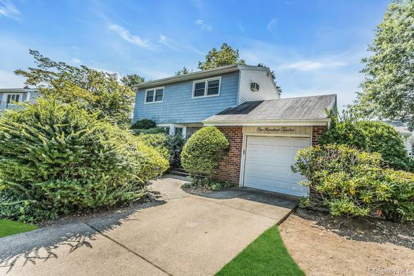Jericho, NY 11753,112 Columbia DR