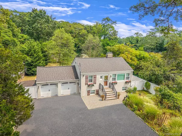 191 Candlewood PATH, Dix Hills, NY 11746