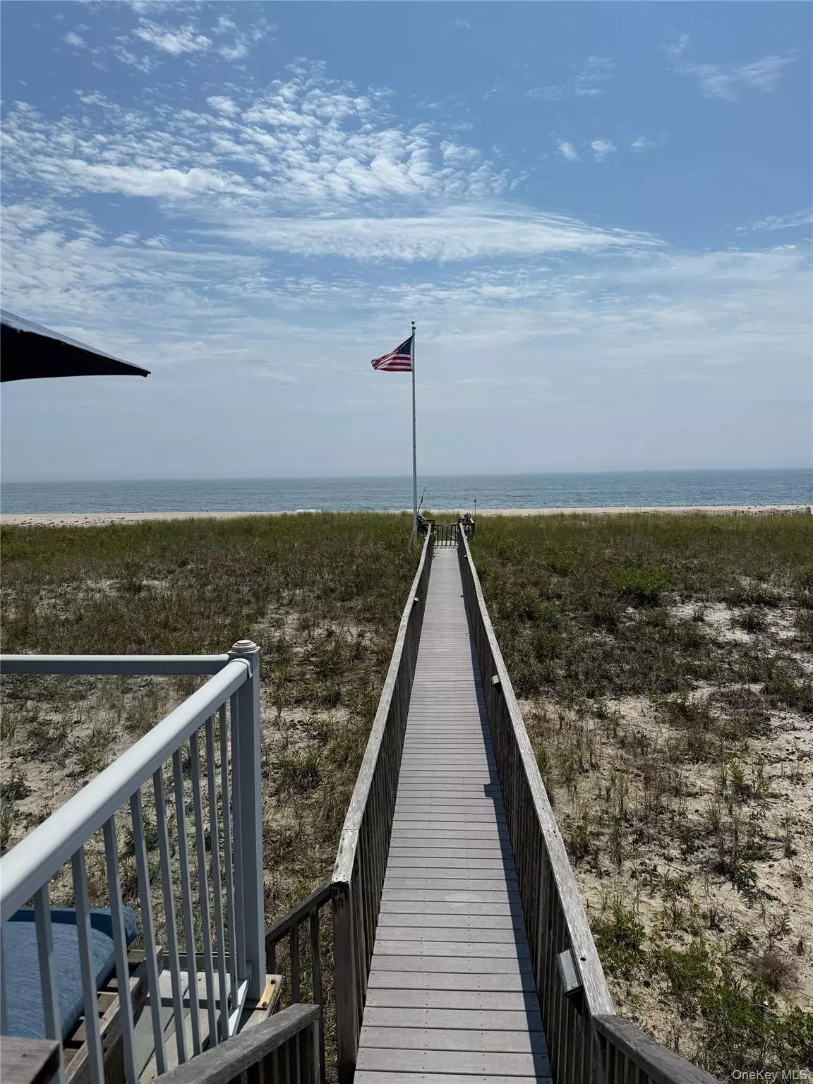 Westhampton Beach, NY 11978,717 Dune RD