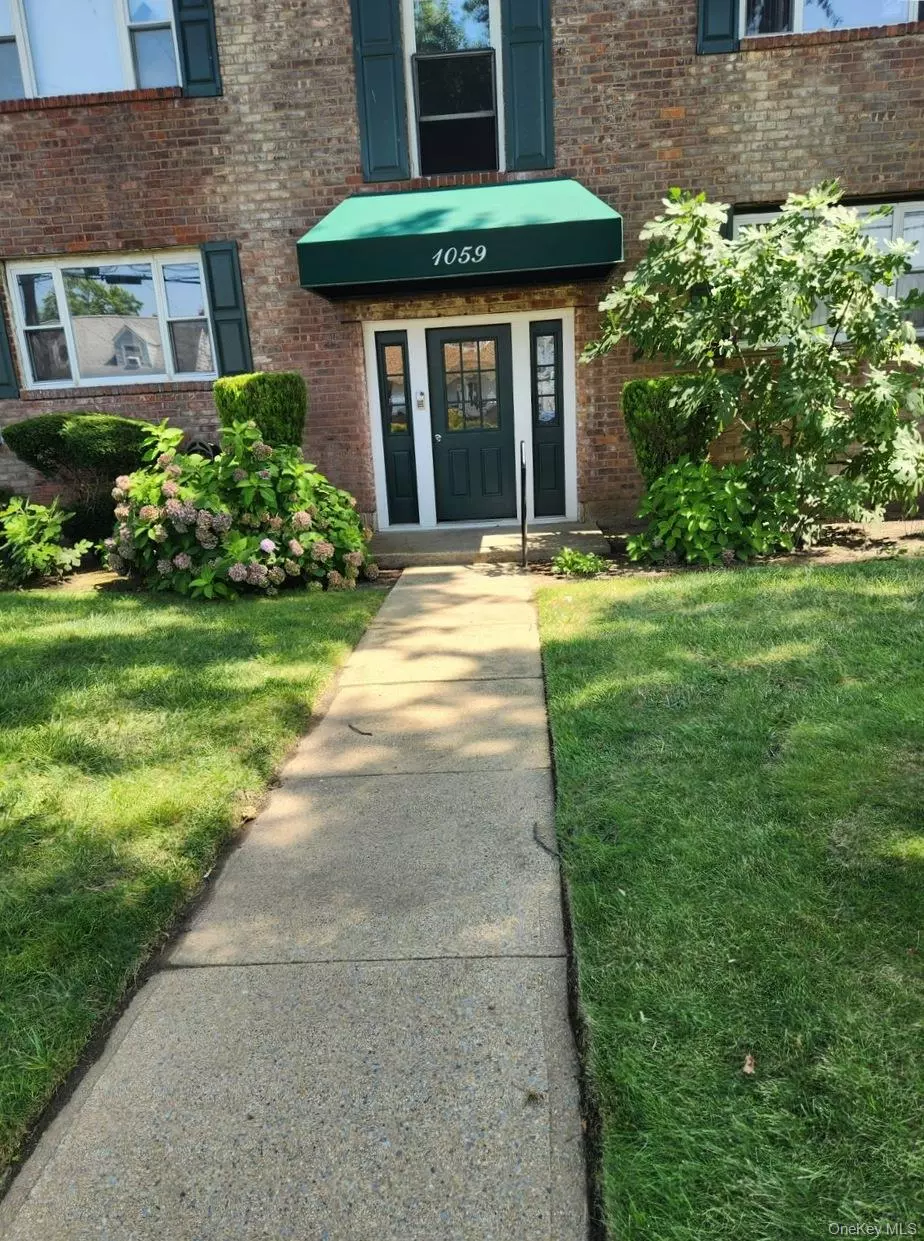 Valley Stream, NY 11580,1059 Rottkamp ST #1