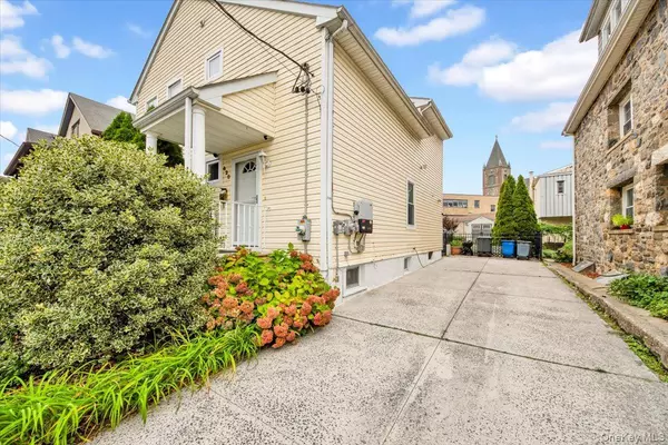 Port Chester, NY 10573,420 W William ST