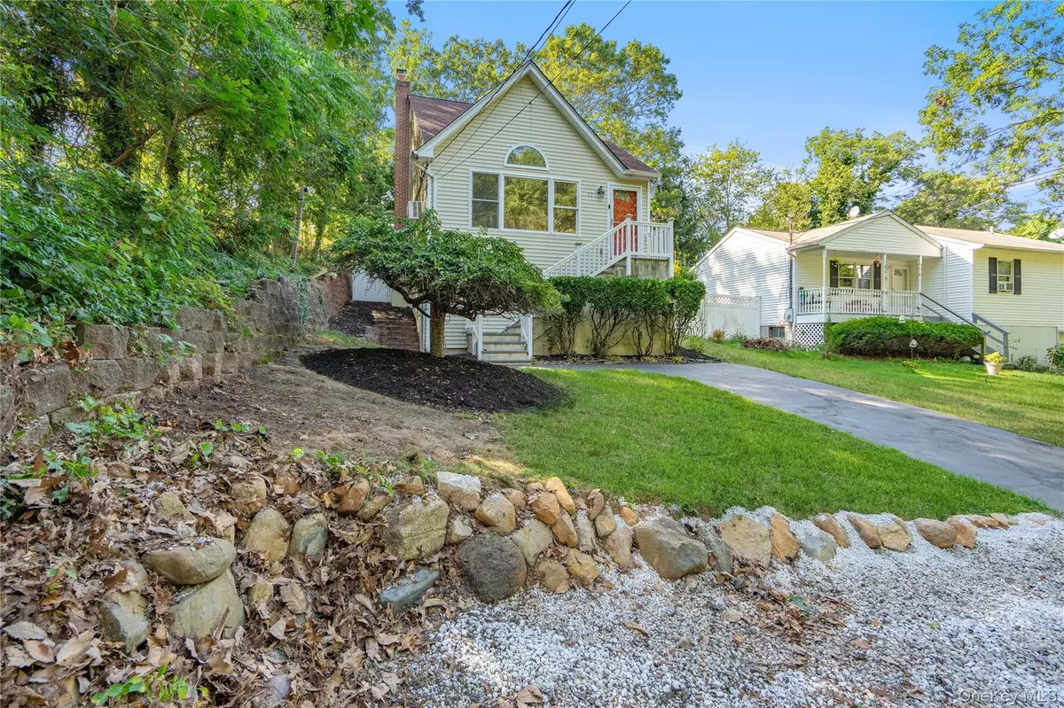 Rocky Point, NY 11778,77 Friendship DR