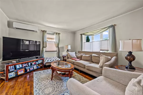 Whitestone, NY 11357,151-54 10th AVE