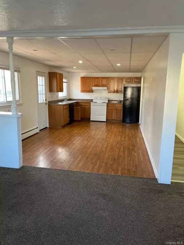 Kingston, NY 12449,40 Country LN