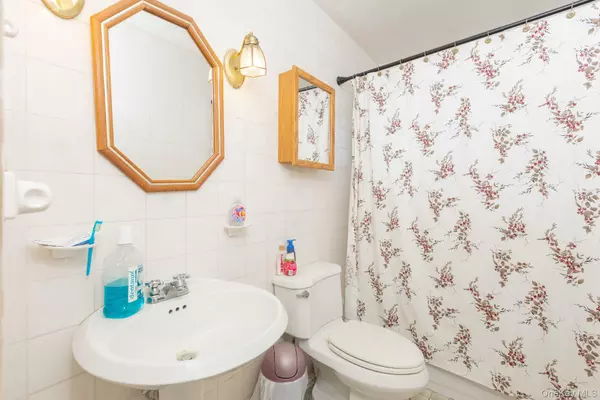 East Patchogue, NY 11772,37 Price st