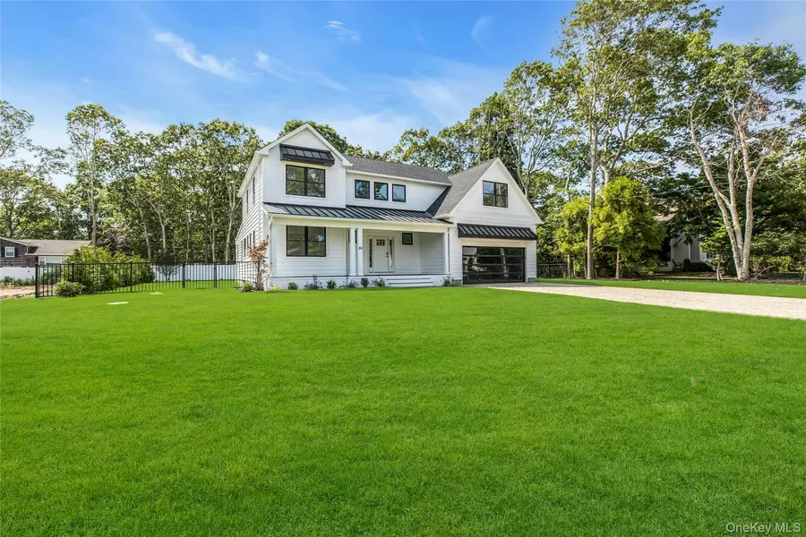 30 Sandpiper LN, East Quogue, NY 11942