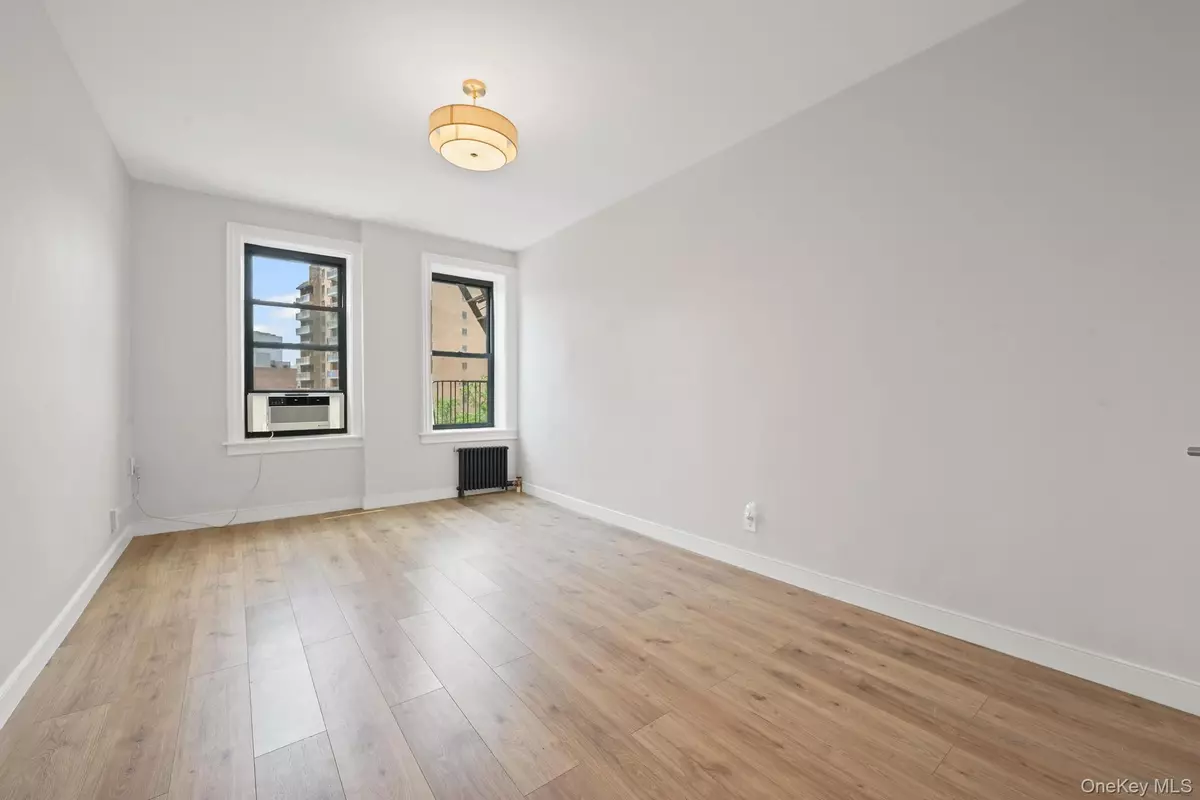 Flushing, NY 11355,136-05 Sanford Ave Sanford Ave #4