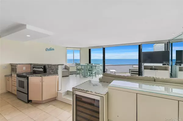 Westhampton Beach, NY 11978,265 Dune RD #68