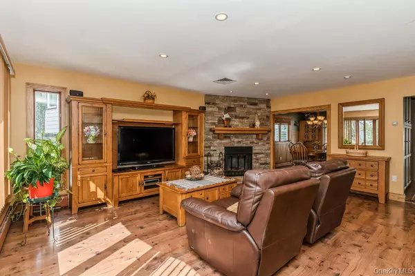 Bellmore, NY 11710,105 Howell ST