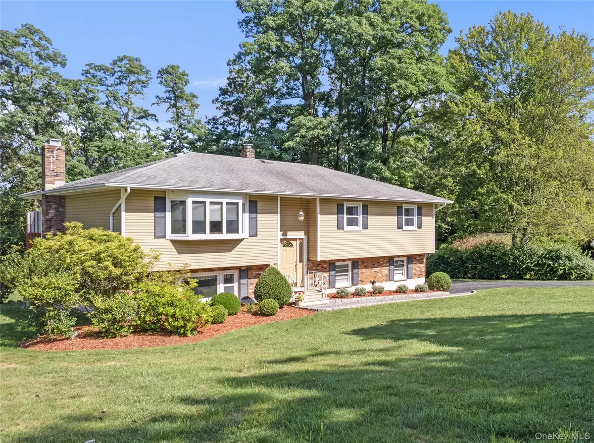 Yorktown Heights, NY 10598,2862 Mead ST