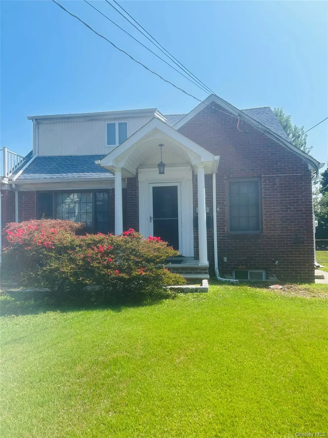 Williston Park, NY 11596,638 Concord AVE