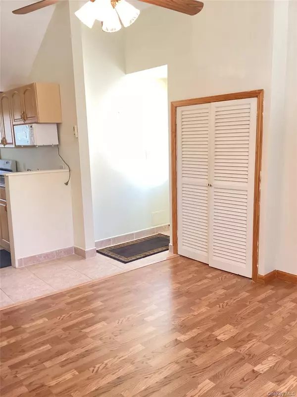 Williston Park, NY 11596,638 Concord AVE