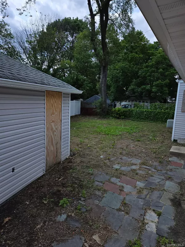 Oceanside, NY 11572,2766 Woods AVE