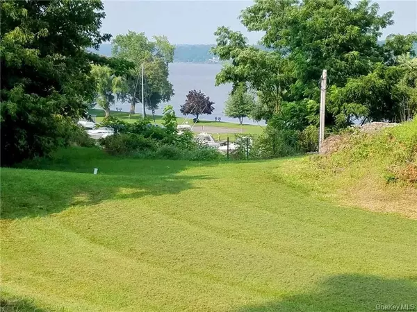 187 Tilden ST, Port Ewen, NY 12466