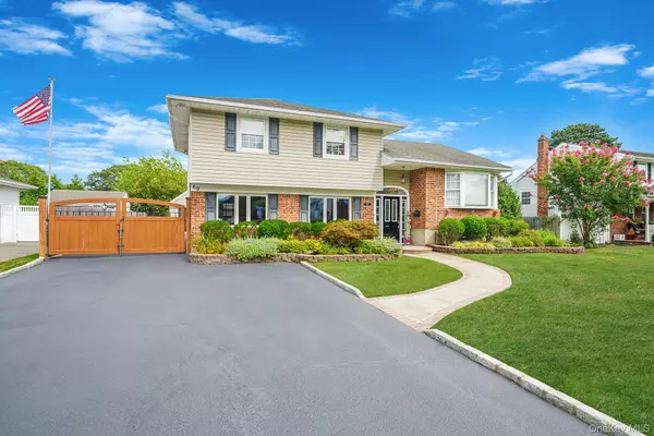 69 Marilynn ST,  East Islip,  NY 11730