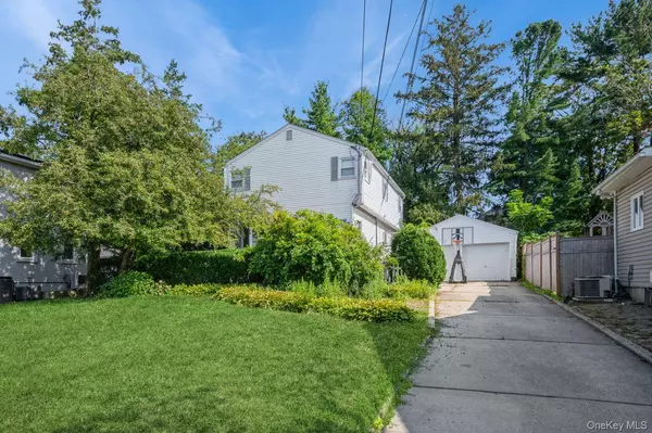 Cedarhurst, NY 11516,327 Livingston PL