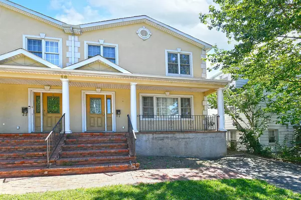 Port Washington, NY 11050,16 Inwood RD #A