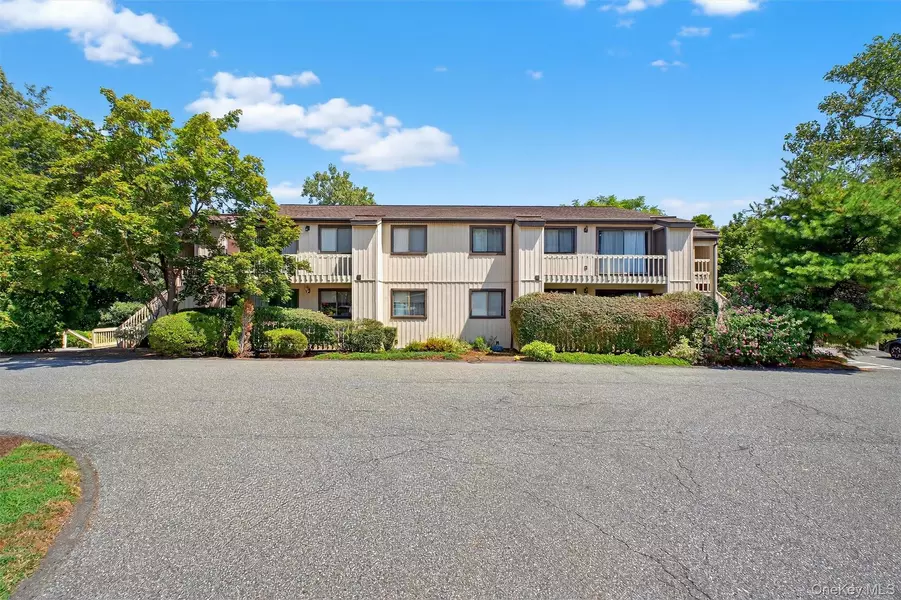 26 Overlook Commons #26, Yorktown Heights, NY 10598