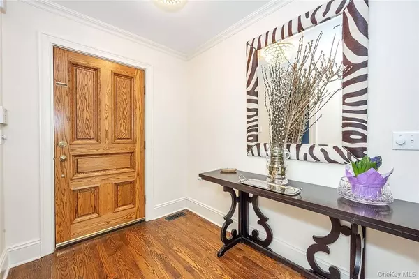 Harrison, NY 10528,53 Highfield RD