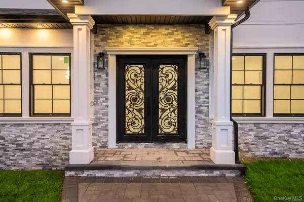 Bethpage, NY 11714,12 Hoover Lane