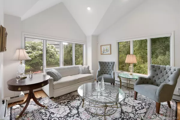 Somers, NY 10589,20 Redwood DR