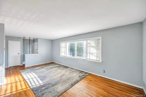 Howard Beach, NY 11414,159-15 89th ST