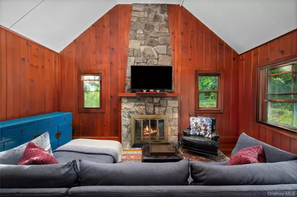 Cold Spring, NY 10516,21 Lookout DR