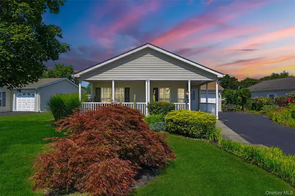 19 Naples DR, Poughkeepsie, NY 12603