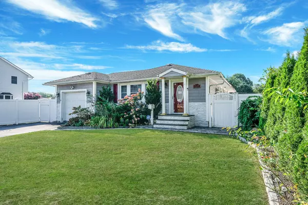 West Babylon, NY 11704,1537 1st ST