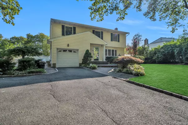 Melville, NY 11747,162 Wolf Hill RD