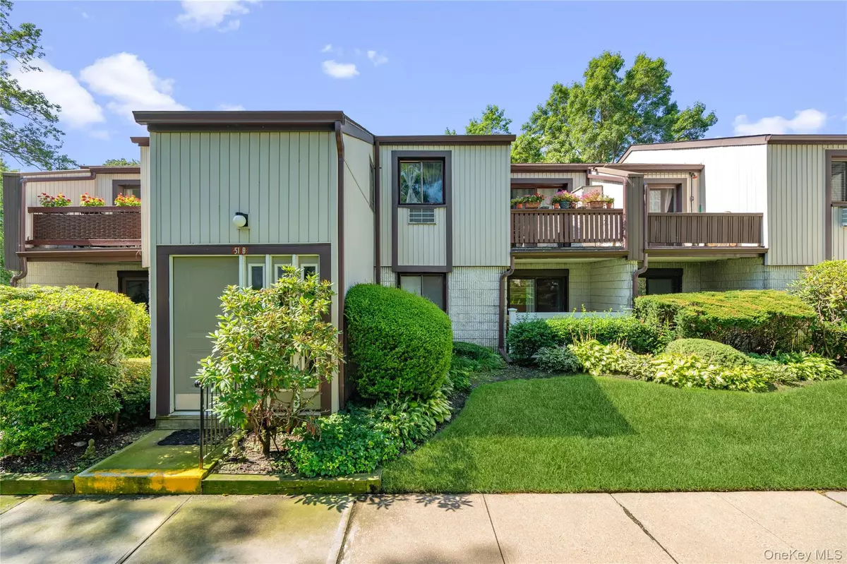 Ronkonkoma, NY 11779,51 Richmond BLVD #2B