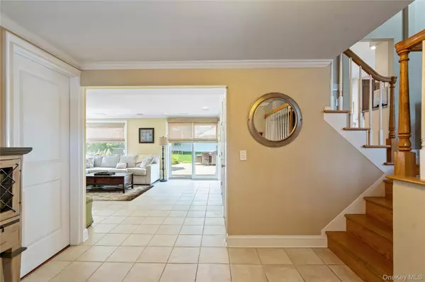 Jericho, NY 11753,46 Saratoga DR