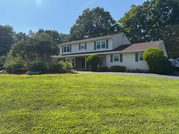 4 Tory CIR, Tappan, NY 10983