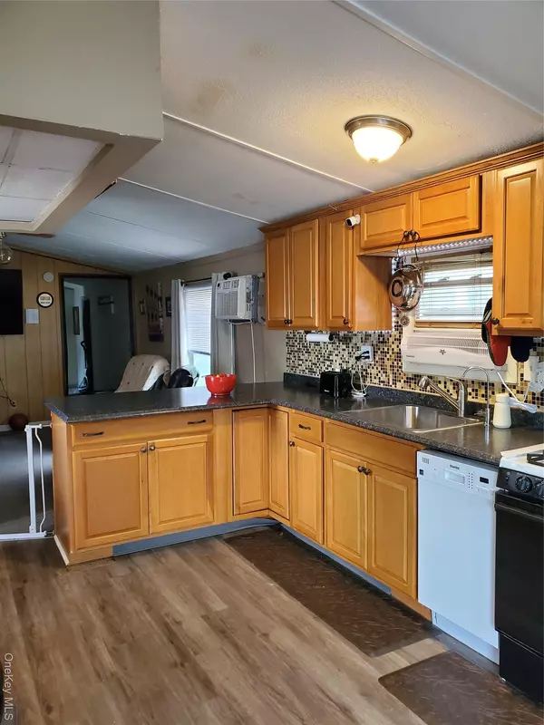 New Windsor, NY 12553,319 Currycross