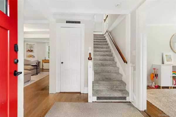 Chappaqua, NY 10514,4 Oak Hill RD