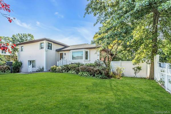 Plainview, NY 11803,58 Pasadena DR