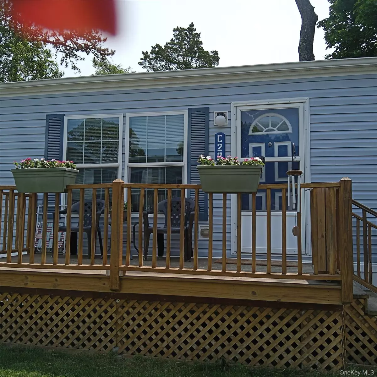 Riverhead, NY 11901,525 RIVERLEIGH AVE #C22