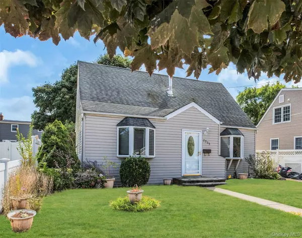Seaford, NY 11783,2335 Maple ST