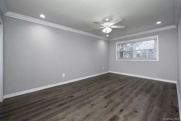 Selden, NY 11784,111 College RD #11-E