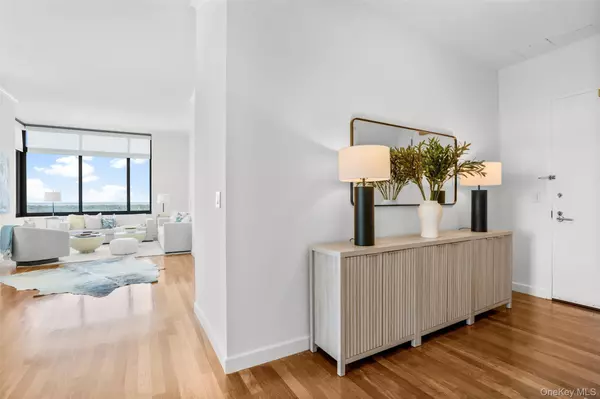 White Plains, NY 10601,10 City PL #29H
