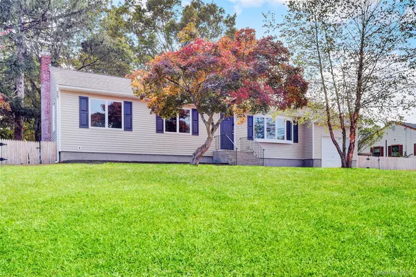 Patchogue, NY 11772,116 E Woodside AVE