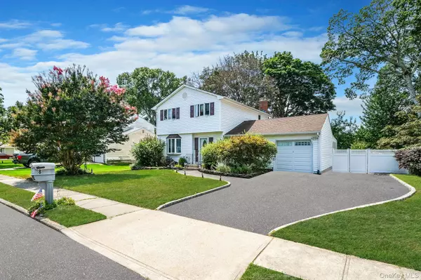 Lake Grove, NY 11755,8 Wade DR