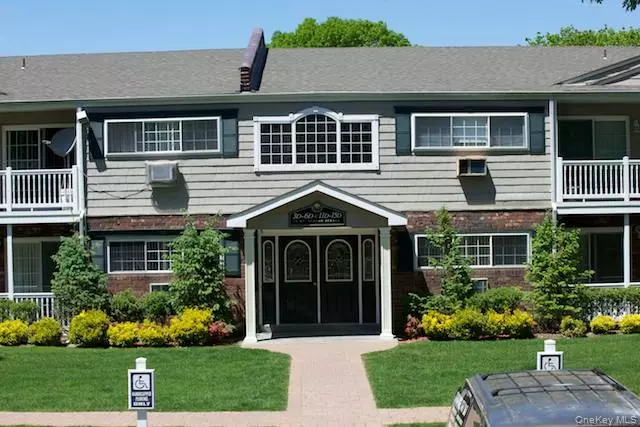 76 Mount Vernon AVE #C04, Patchogue, NY 11772